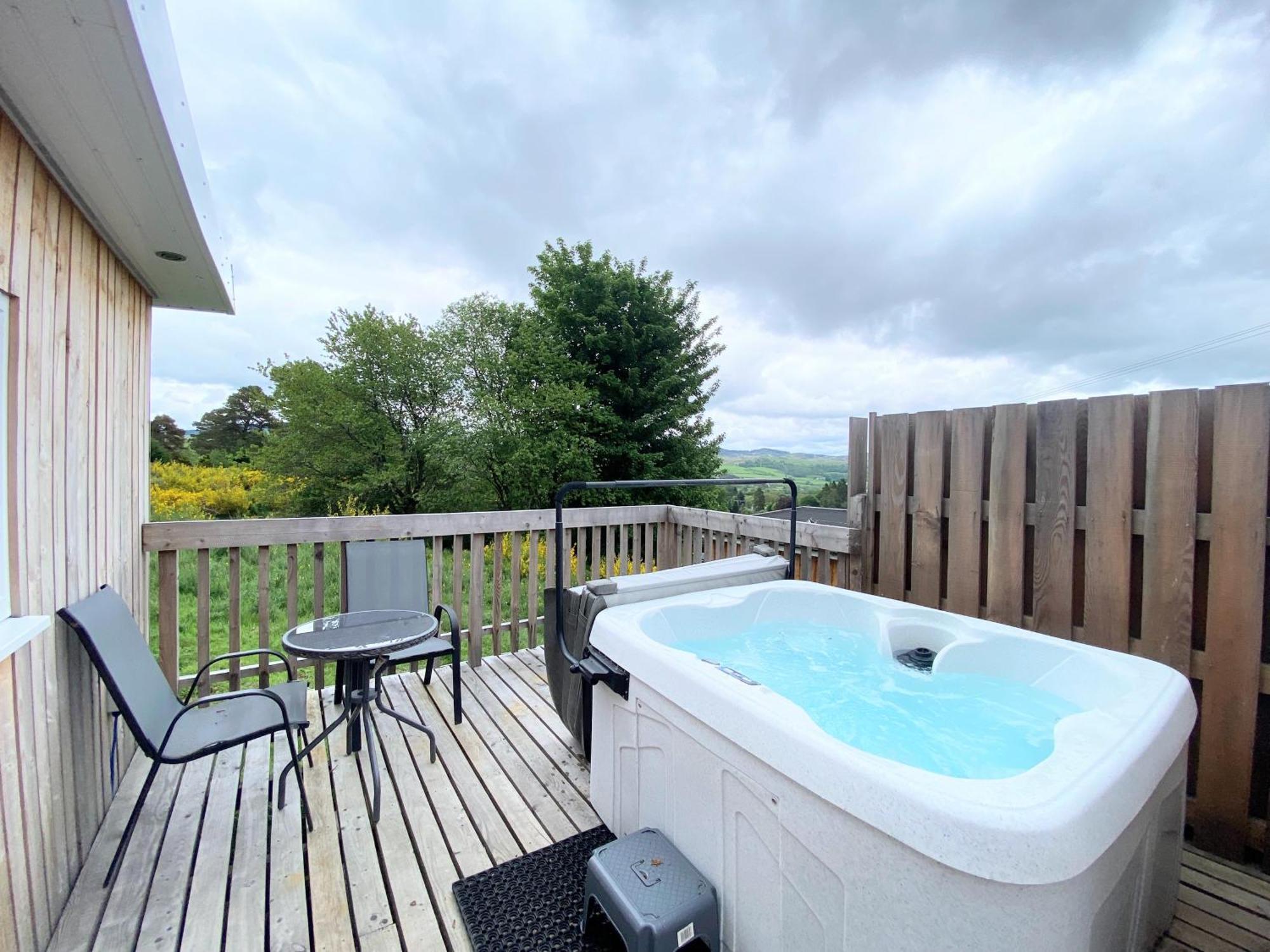 Kaoglen Lodge - Fawn Pod - Hot Tub - Dogs - Pitlochry - Luxury ブレアゴーリー エクステリア 写真